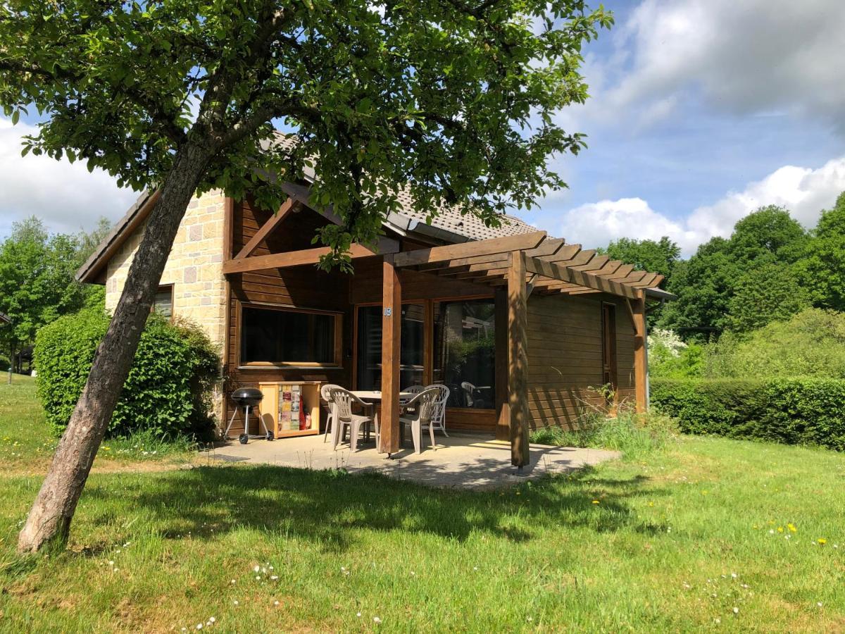 Charmant cottage dans domaine privé Signy-le-Petit Extérieur photo