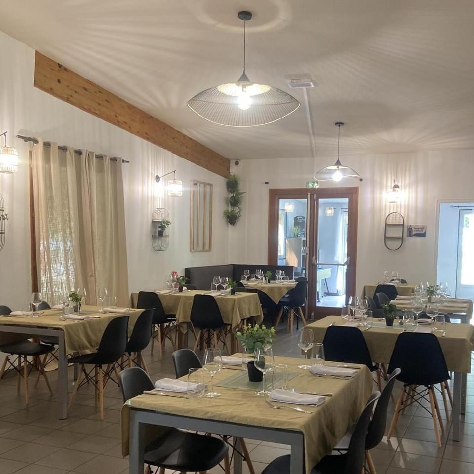 Charmant cottage dans domaine privé Signy-le-Petit Extérieur photo